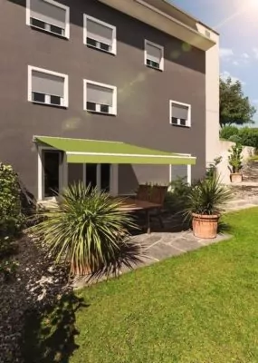 Markise als Sonnenschutz Rollladen in Darmstadt